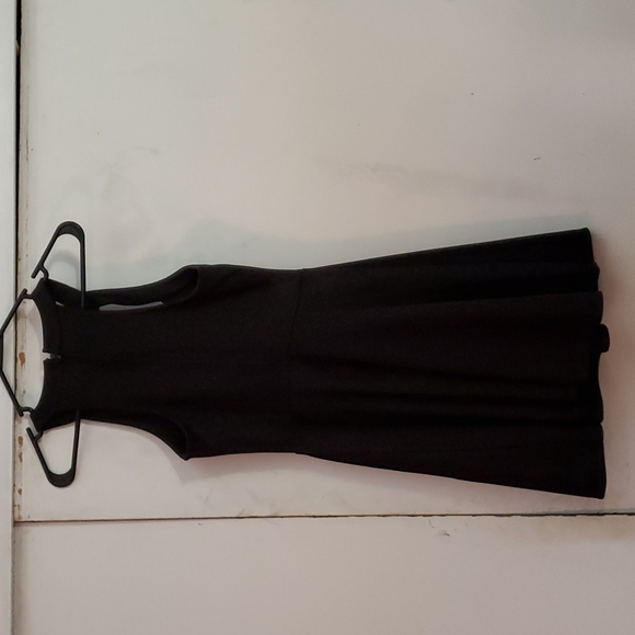 Cute black dress - Picture 4 of 5